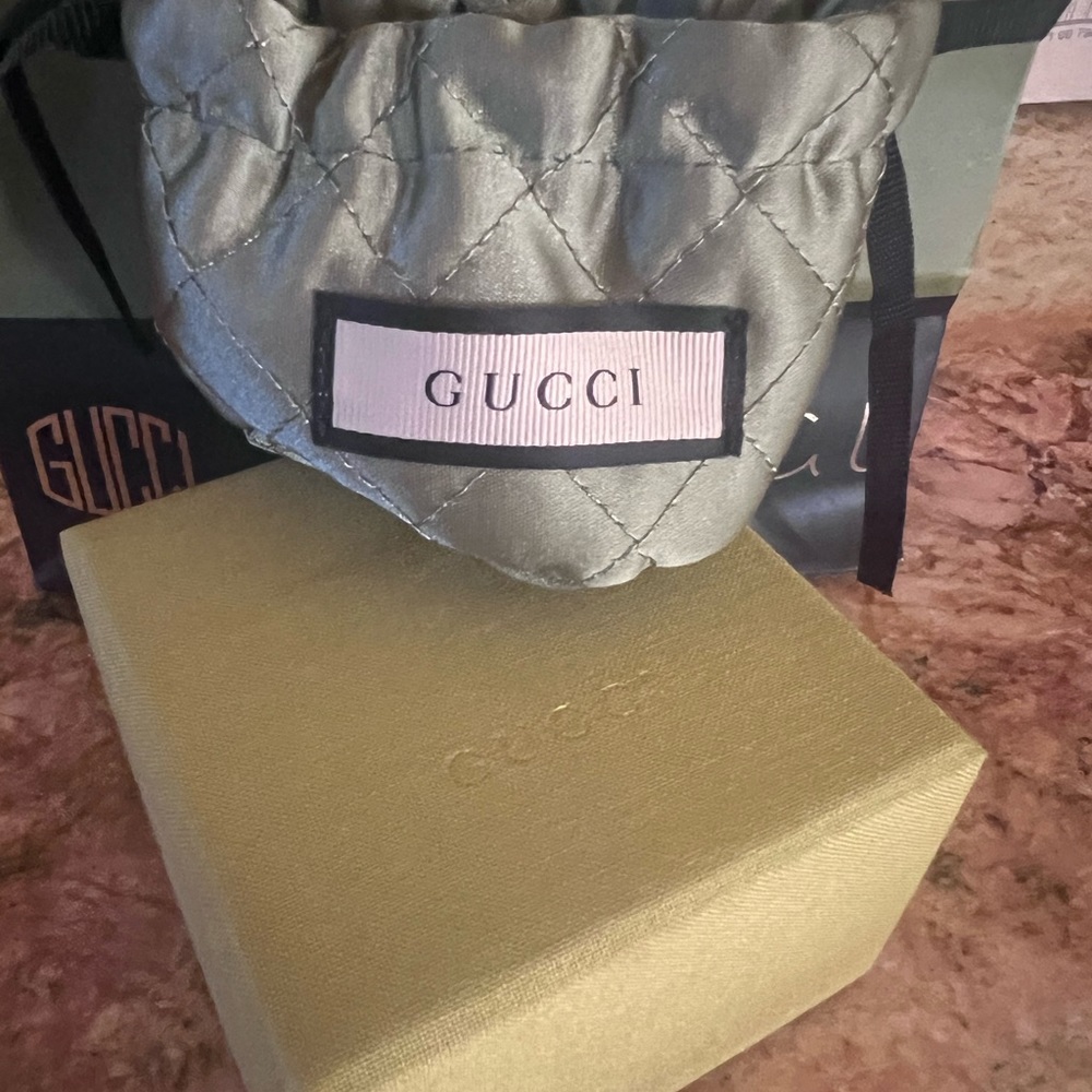 Gucci Lion Head Double G clip on earrings, complete with bag, box & pouch - Picture 11 of 12